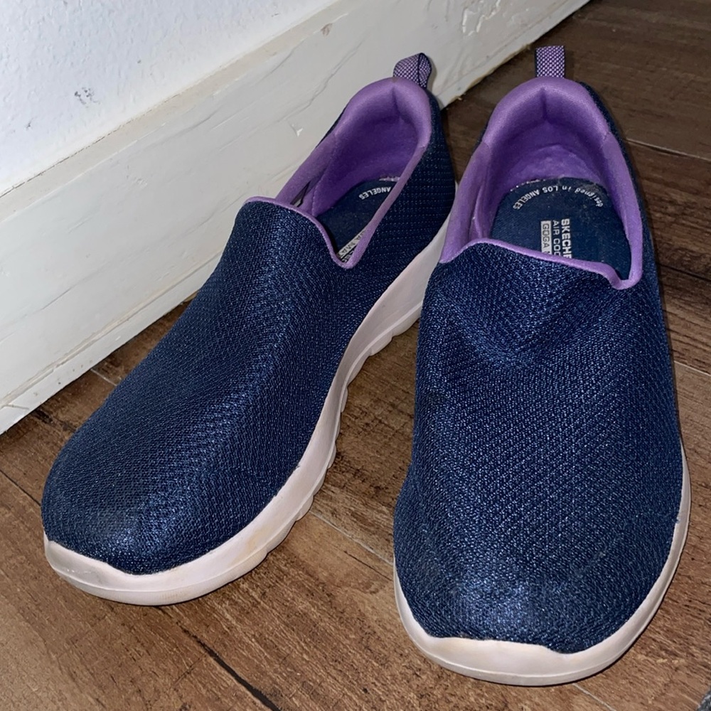 Size 8 Sketchers air cooled goga mat no lace sneakers